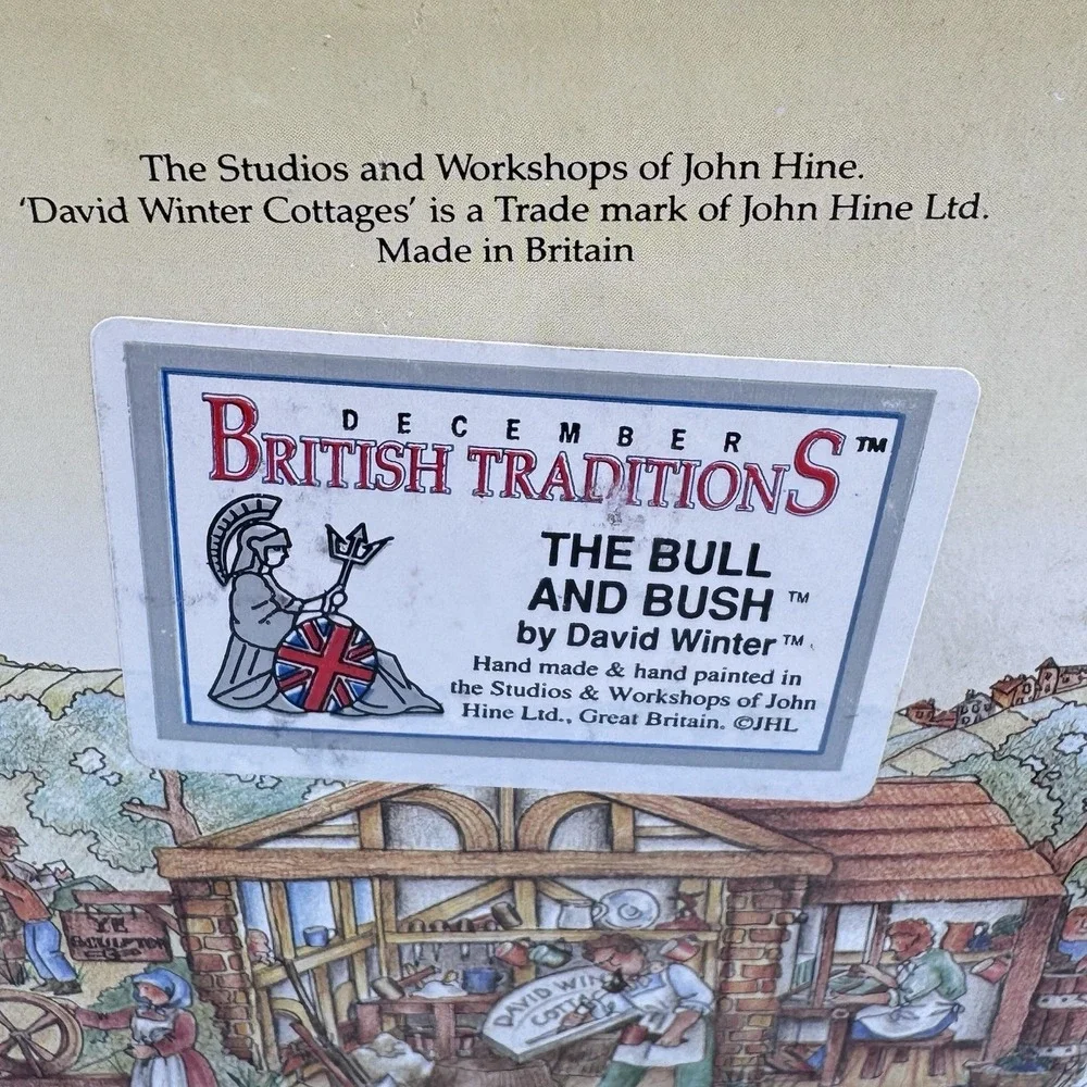 David‎ Winter Cottages The Bull and Bush December 1989, Original Box & COA